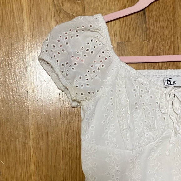 Hollister White Lace Cropped Top - Picture 2 of 10
